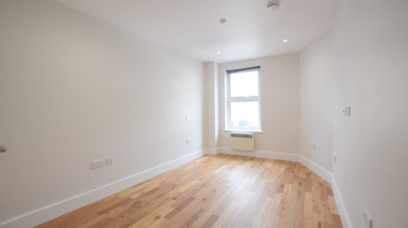 2 Bedroom Apartment To Rent in Postway Mews, Ilford, IG1 