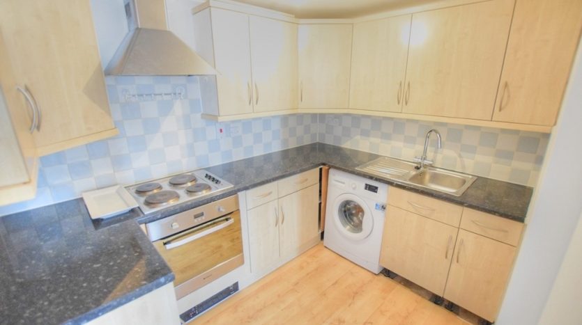 1 Bedroom Studio To Rent in South Street, Romford, RM1 