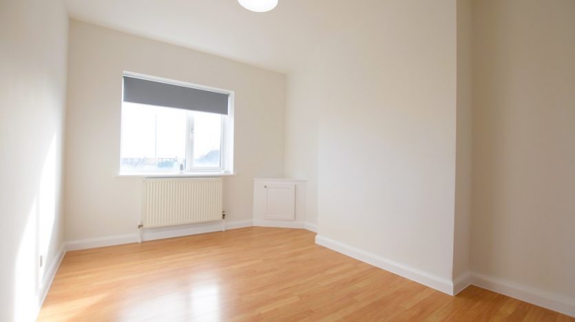 1 Bedroom Flat To Rent in Eastern Avenue, Ilford, IG2 