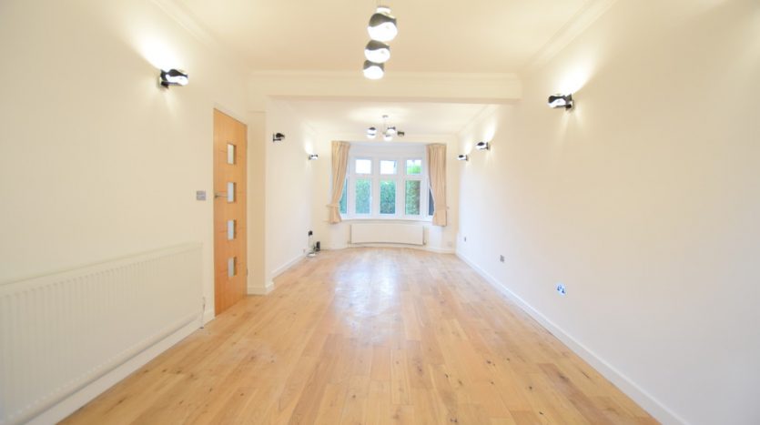 3 Bedroom End Terraced House For Sale in Rushden Gardens, Barkingside, IG5 