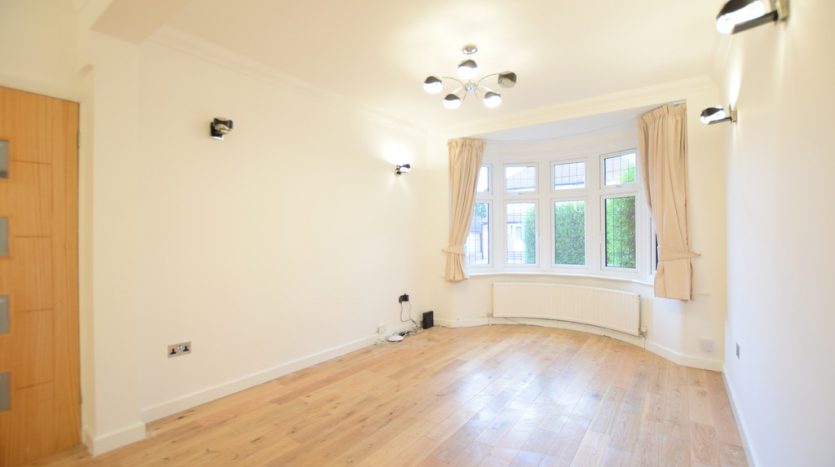 3 Bedroom End Terraced House For Sale in Rushden Gardens, Barkingside, IG5 