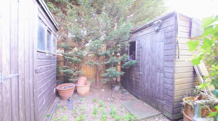 3 Bedroom End Terraced House For Sale in Rushden Gardens, Barkingside, IG5 