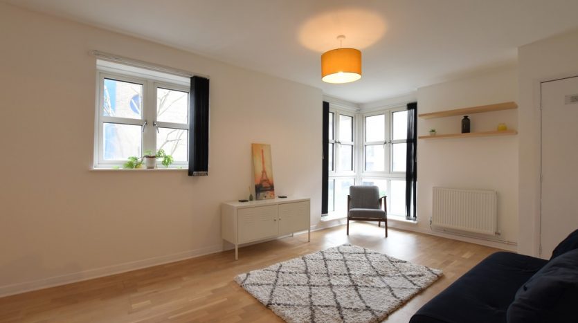 2 Bedroom Apartment To Rent in Sherwood Gardens, Canary Wharf, E14 