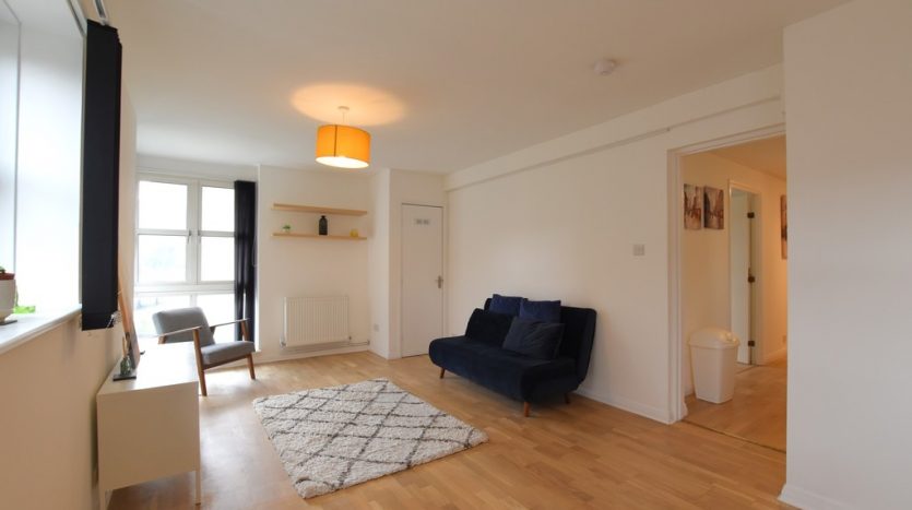 2 Bedroom Apartment To Rent in Sherwood Gardens, Canary Wharf, E14 