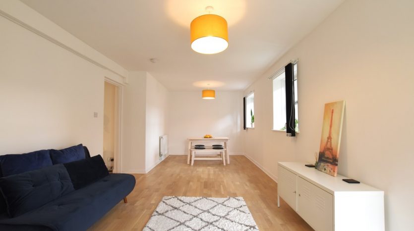 2 Bedroom Apartment To Rent in Sherwood Gardens, Canary Wharf, E14 