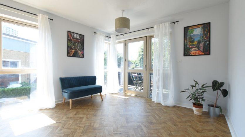 2 Bedroom Flat For Sale in Brabazon Street, London, E14 