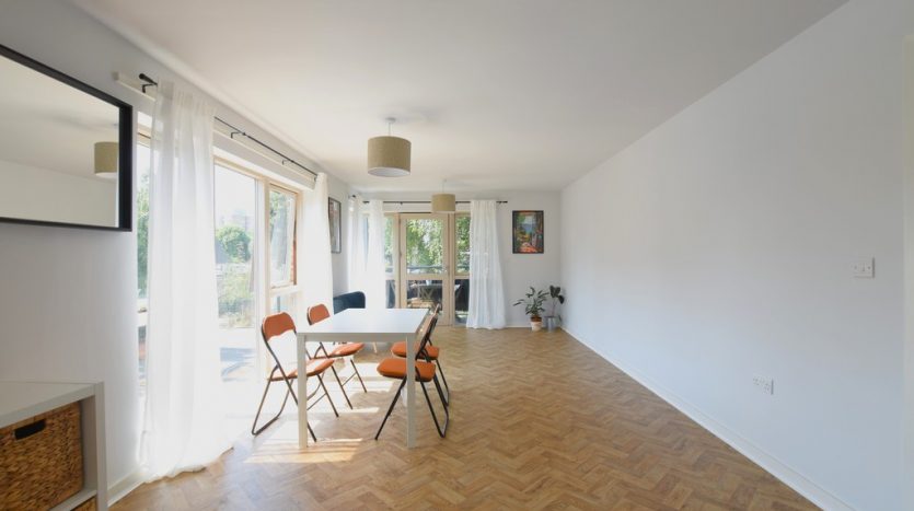 2 Bedroom Flat For Sale in Brabazon Street, London, E14 