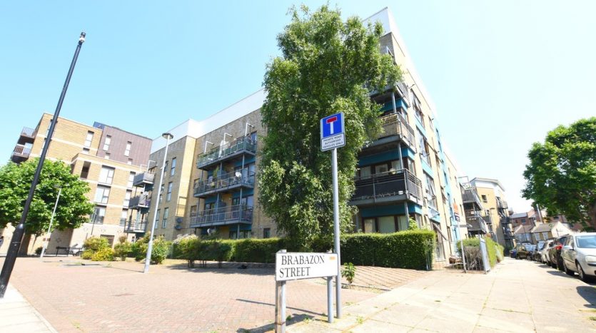 2 Bedroom Flat For Sale in Brabazon Street, London, E14 