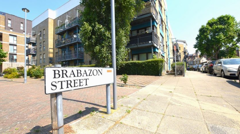 2 Bedroom Flat For Sale in Brabazon Street, London, E14 