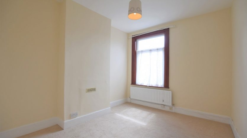 3 Bedroom End Terraced House For Sale in Audrey Road, Ilford, IG1 