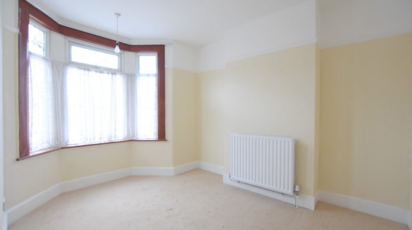 3 Bedroom End Terraced House For Sale in Audrey Road, Ilford, IG1 