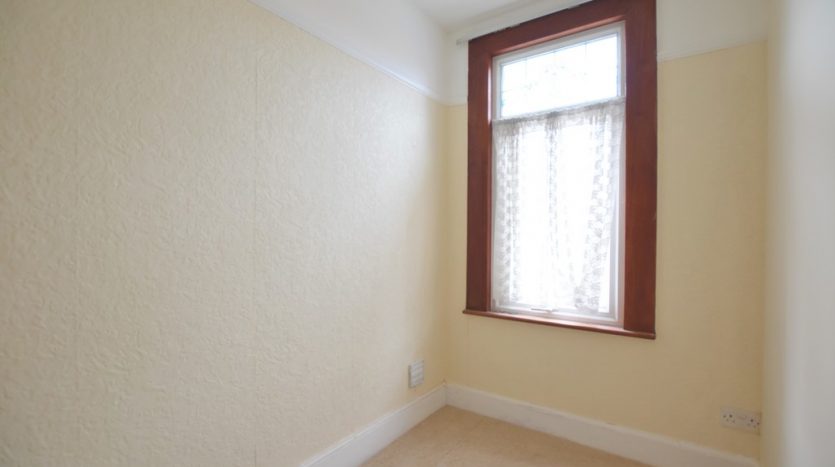 3 Bedroom End Terraced House For Sale in Audrey Road, Ilford, IG1 