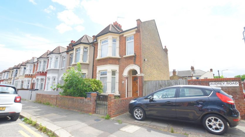 3 Bedroom End Terraced House For Sale in Audrey Road, Ilford, IG1 