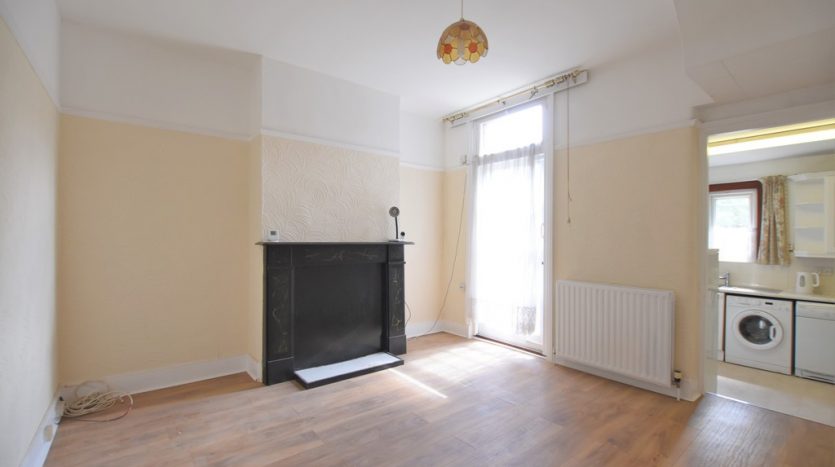 3 Bedroom End Terraced House For Sale in Audrey Road, Ilford, IG1 