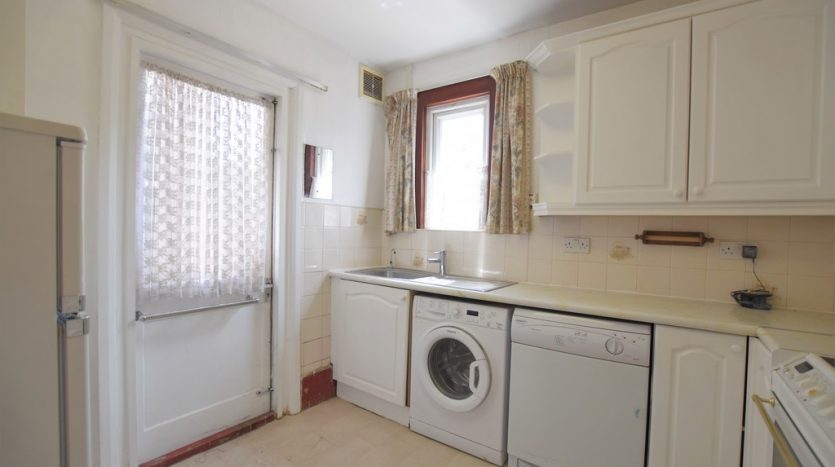 3 Bedroom End Terraced House For Sale in Audrey Road, Ilford, IG1 