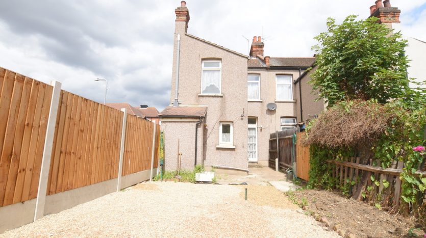 3 Bedroom End Terraced House For Sale in Audrey Road, Ilford, IG1 