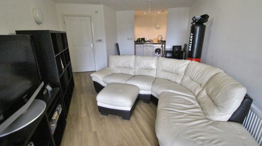 1 Bedroom Apartment To Rent in Bramley Crescent, Ilford, IG2 