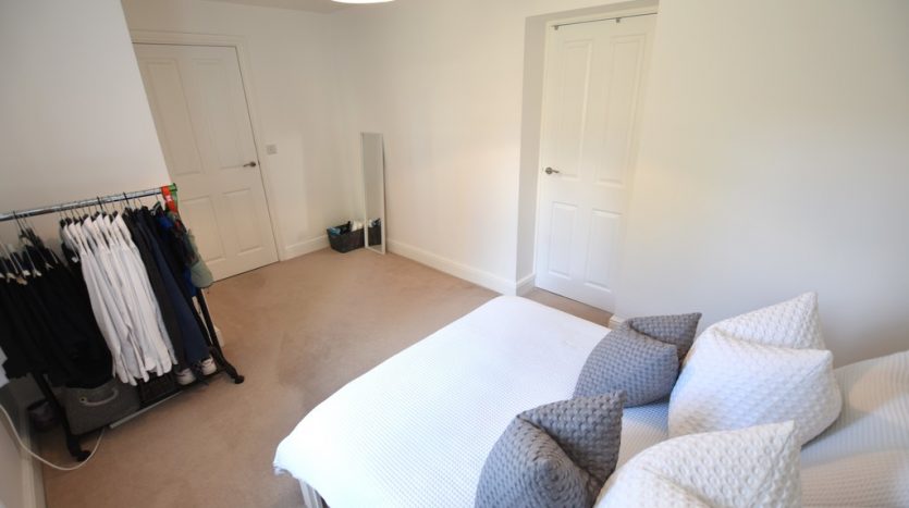 1 Bedroom Ground Floor Flat To Rent in Thomas Barnardo Way, Ilford, IG6 