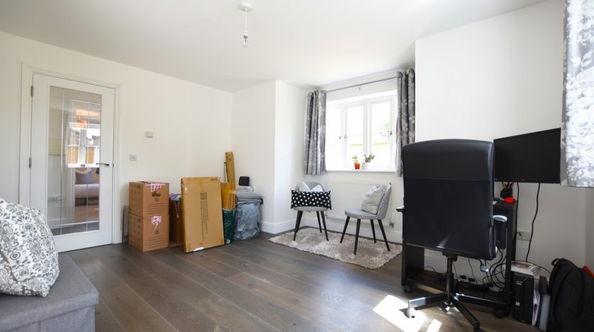 1 Bedroom Ground Floor Flat To Rent in Thomas Barnardo Way, Ilford, IG6 