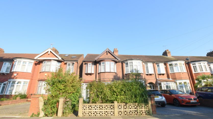 3 Bedroom End Terraced House For Sale in Ashurst Drive, Barkingside, IG6 