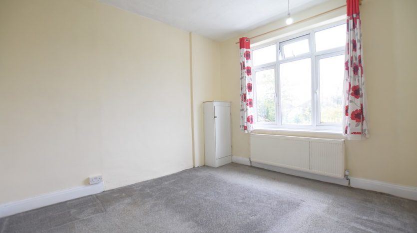 3 Bedroom Mid Terraced House To Rent in Trelawney Road, Hainault, IG6 