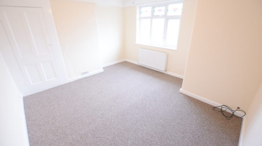 3 Bedroom End Terraced House To Rent in Princes Road, Barkingside, IG6 