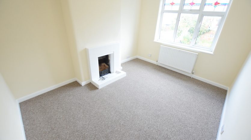 3 Bedroom End Terraced House To Rent in Princes Road, Barkingside, IG6 