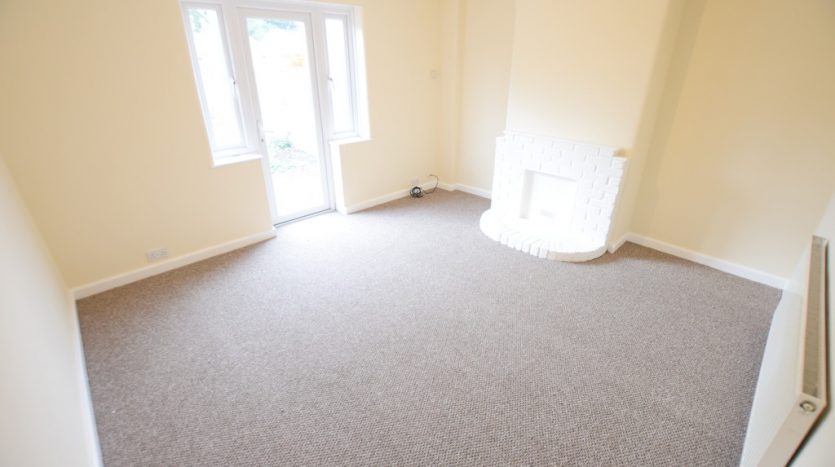 3 Bedroom End Terraced House To Rent in Princes Road, Barkingside, IG6 