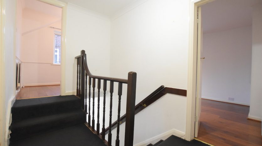 3 Bedroom Maisonette To Rent in Crown Road, Barkingside, IG6 