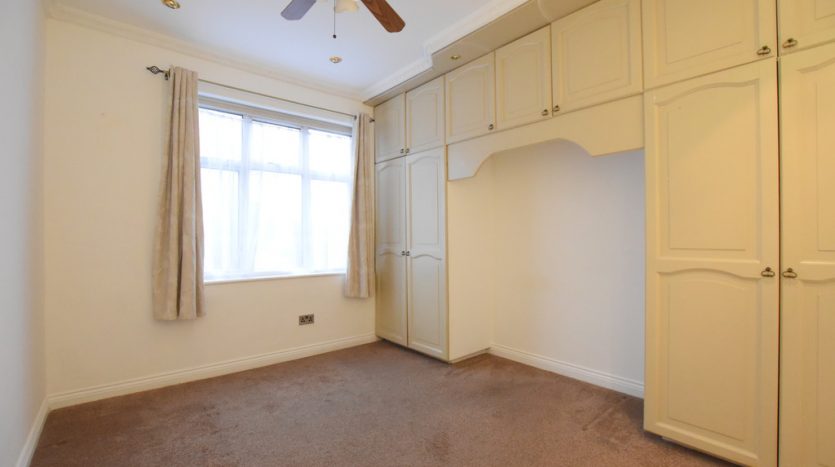 4 Bedroom Mid Terraced House To Rent in Coventry Road, Ilford, IG1 