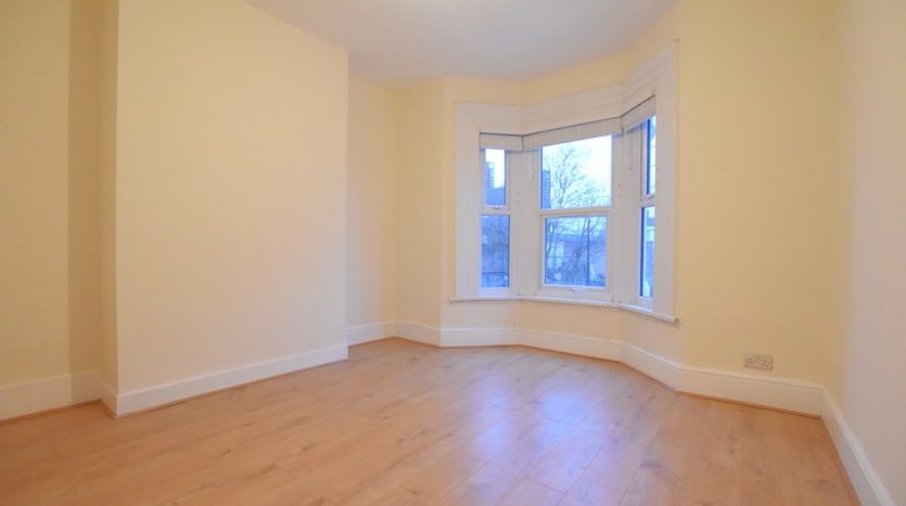 2 Bedroom Flat To Rent in Oak Crescent, Canning Town, E16 