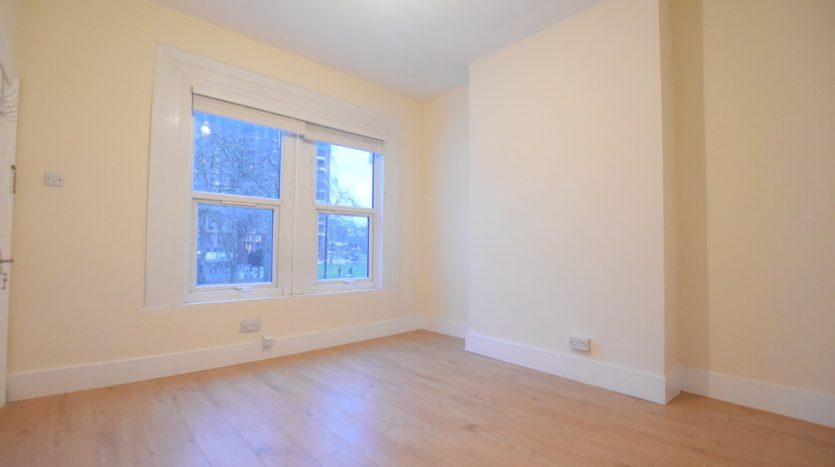 2 Bedroom Flat To Rent in Oak Crescent, Canning Town, E16 