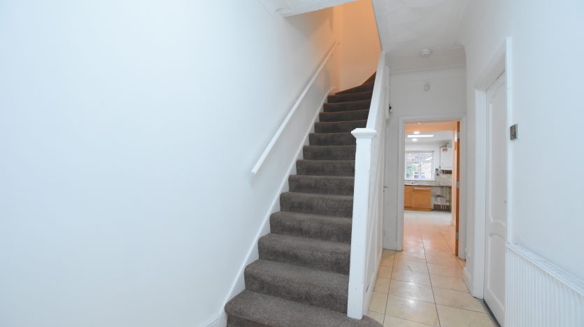 4 Bedroom House To Rent in Coventry Road, Ilford, IG1 