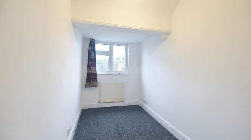 2 Bedroom  To Rent in 3a Hatch Lane, London, E4 6