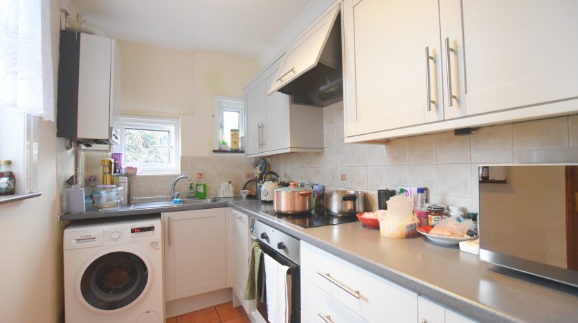 4 Bedroom  To Rent in Tottenhall Road, London, N13 