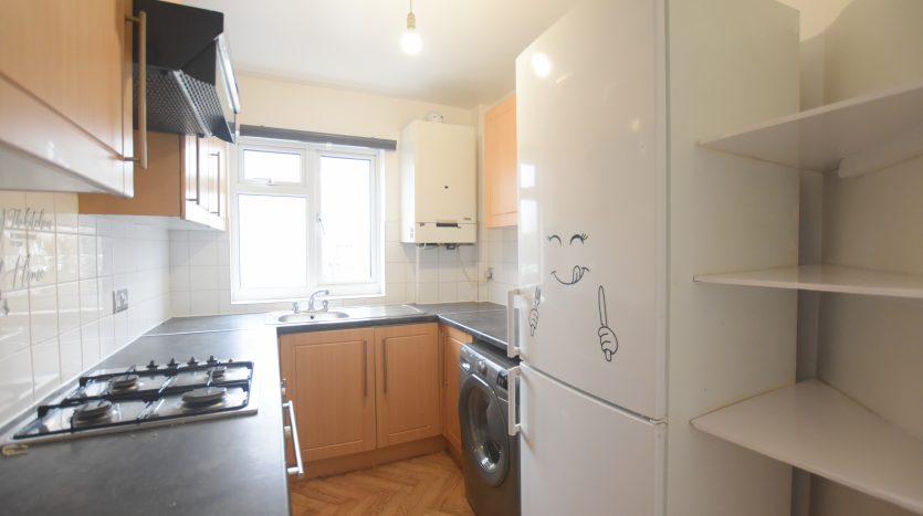 2 Bedroom  To Rent in 3a Hatch Lane, London, E4 6