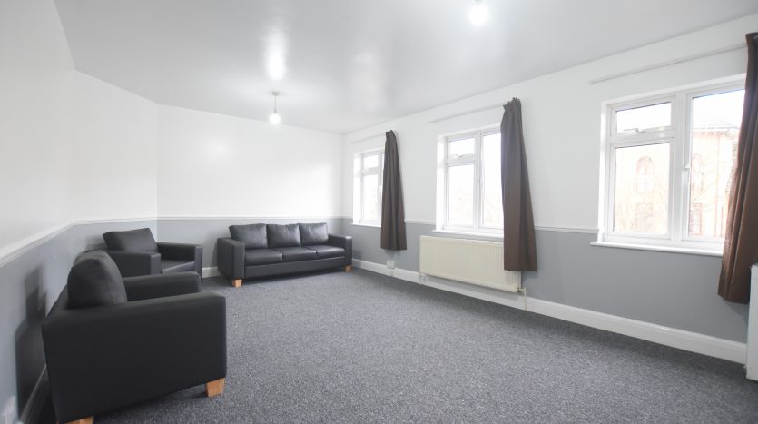 2 Bedroom  To Rent in 3a Hatch Lane, London, E4 6