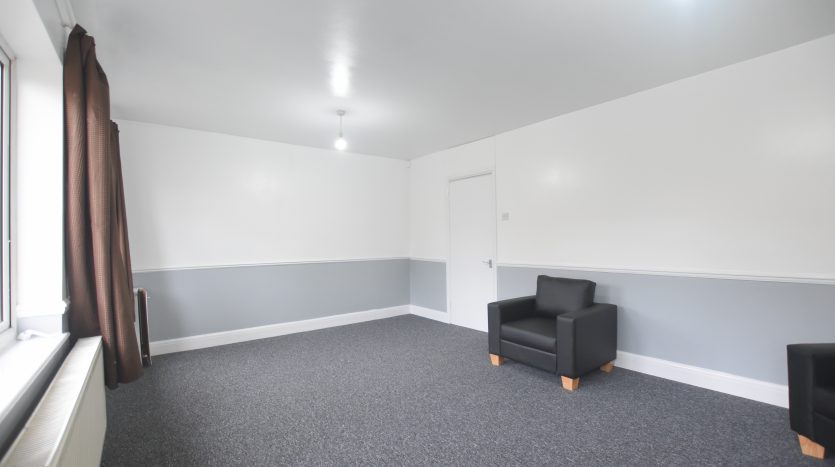 2 Bedroom  To Rent in 3a Hatch Lane, London, E4 6