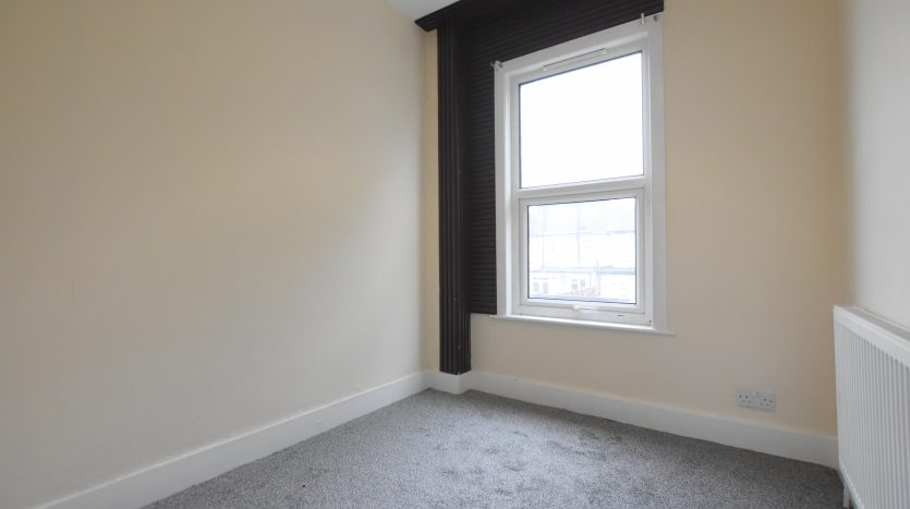 4 Bedroom  To Rent in Guildford Road, Ilford, IG3 