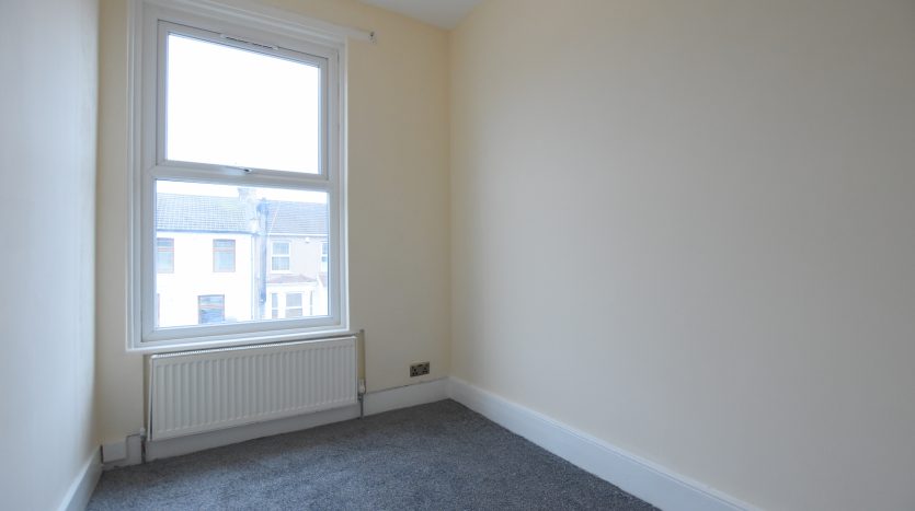 4 Bedroom  To Rent in Guildford Road, Ilford, IG3 