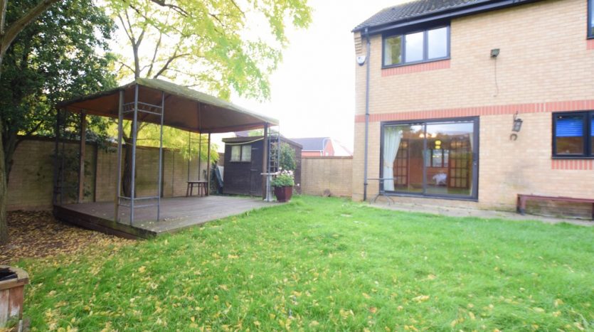 4 Bedroom Detached House For Sale in Carrick Drive, Barkingside, IG6 