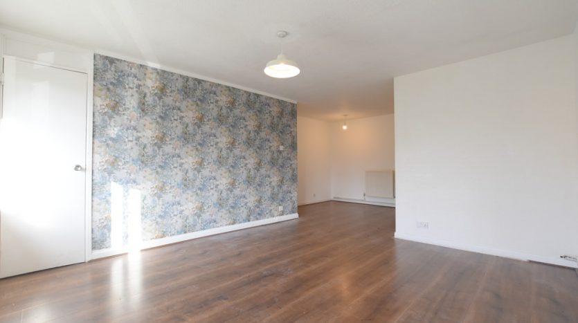 1 Bedroom Maisonette To Rent in Amanda Close, Chigwell, IG7 