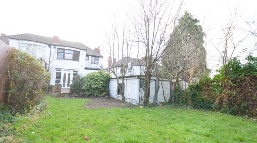 3 Bedroom Semi-Detached House To Rent in Portman Drive, Woodford Green, IG8 