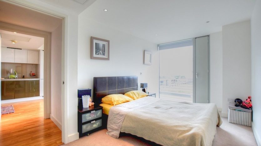 1 Bedroom Apartment For Sale in Marsh Wall, Canary Wharf, E14 