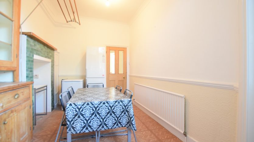 4 Bedroom  To Rent in Tottenhall Road, London, N13 