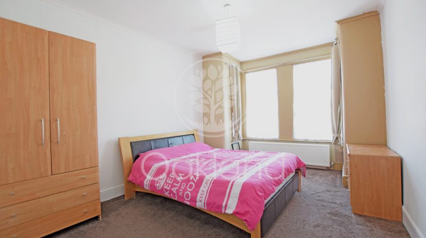 1 Bedroom  To Rent in Flat D 15 Ashgrove Road, Ilford, IG3 