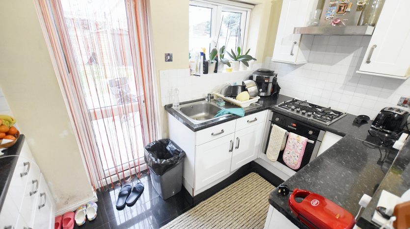 3 Bedroom  To Rent in Westbury Road, Ilford, IG1 