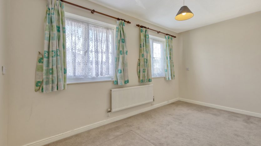 2 Bedroom Terraced House To Rent in Champness Road, Barking, IG11